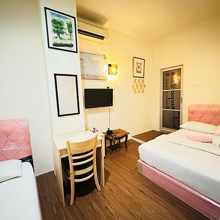 The Explorers Guesthouse And Hostel Kuala Lumpur Exterior foto