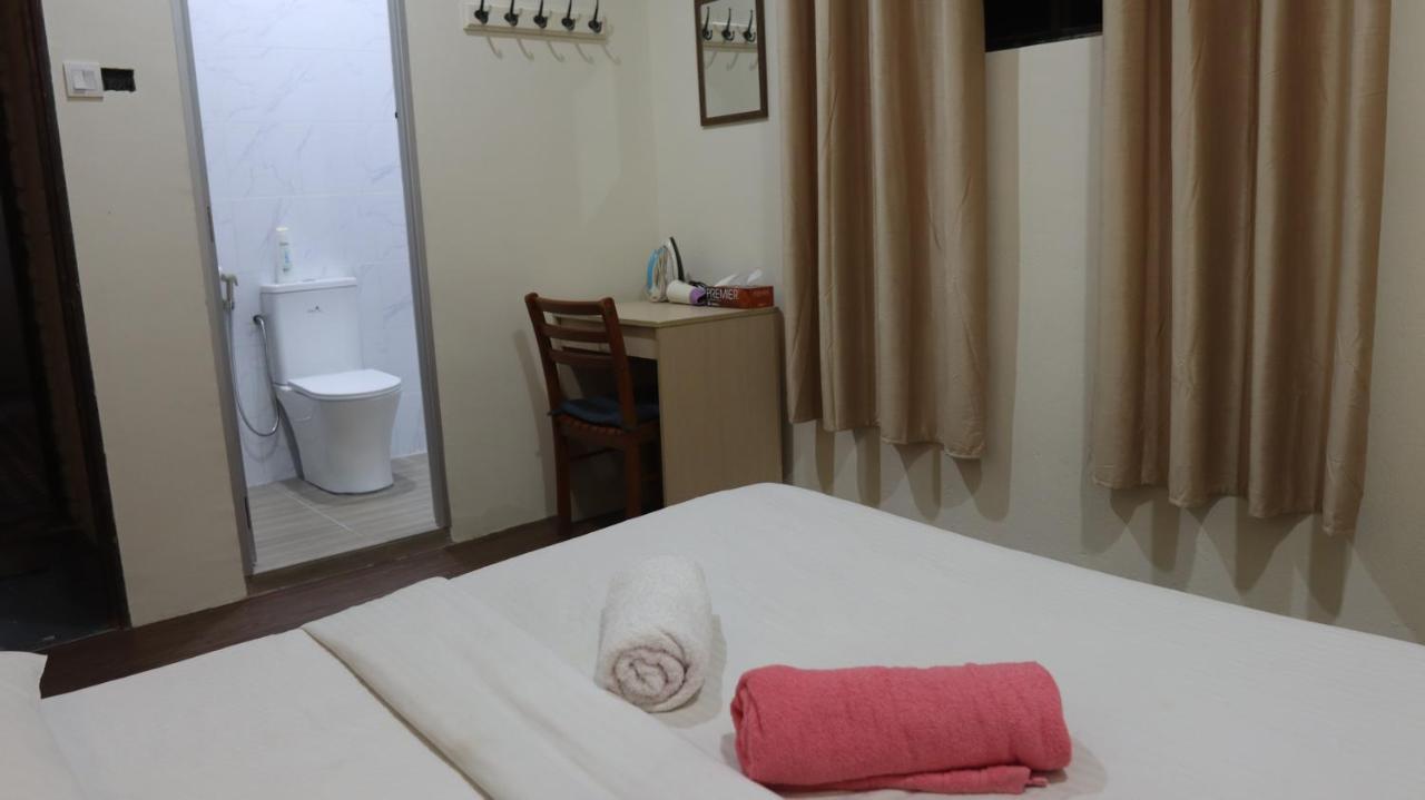 The Explorers Guesthouse And Hostel Kuala Lumpur Exterior foto